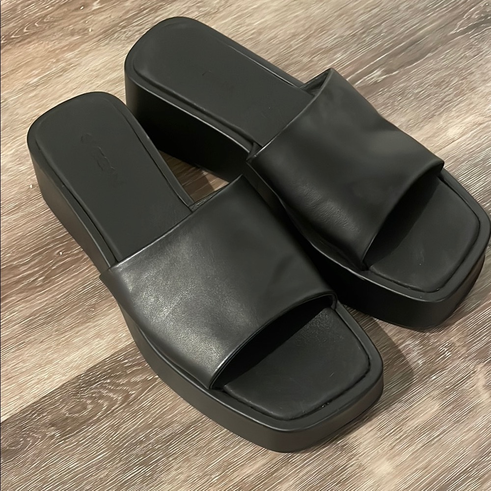 Black Platform Slide Sandals